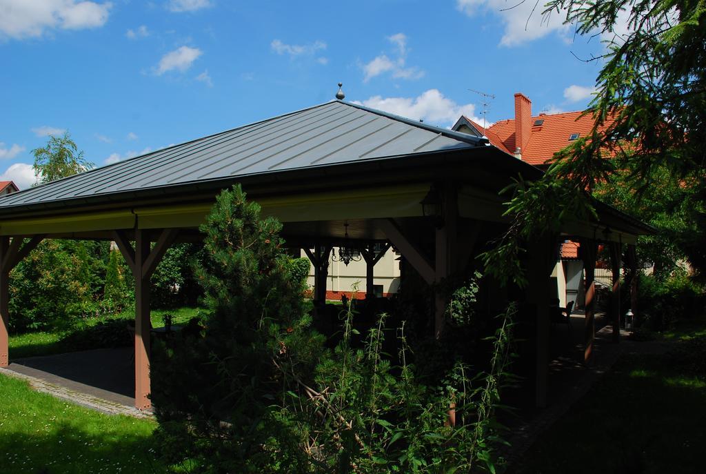 Pensjonat U Kota Wasyla Chodziez Exterior photo